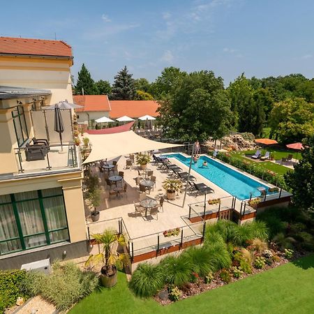Elizabeth Hotel Gyula Exterior photo