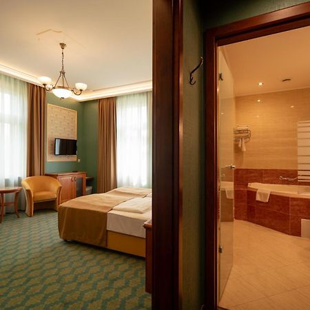 Elizabeth Hotel Gyula Exterior photo