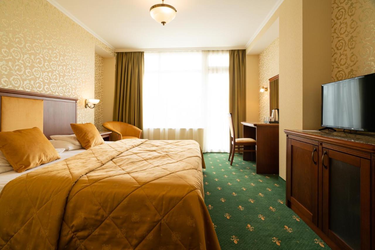 Elizabeth Hotel Gyula Exterior photo