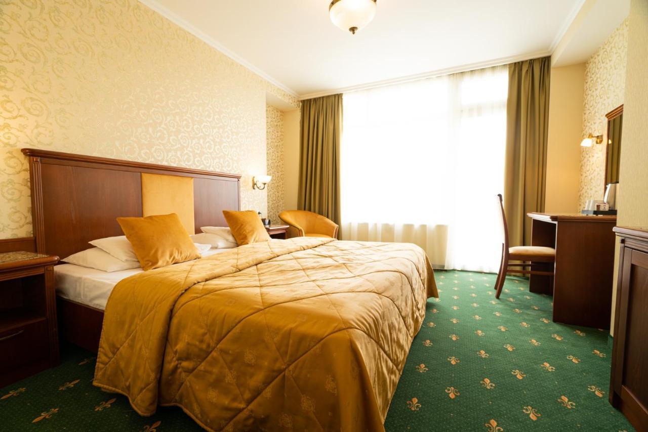 Elizabeth Hotel Gyula Exterior photo