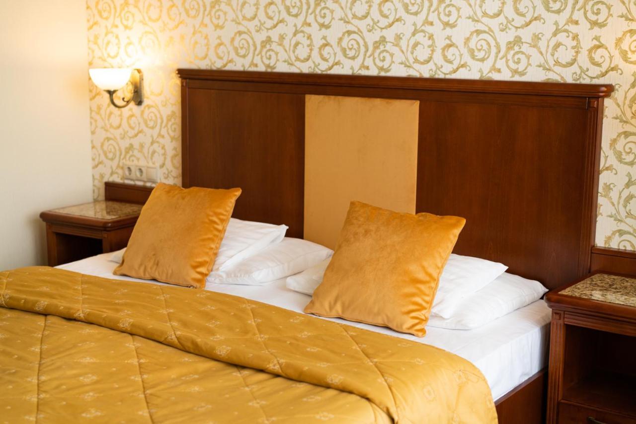 Elizabeth Hotel Gyula Exterior photo