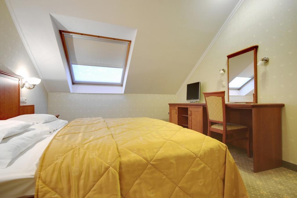Elizabeth Hotel Gyula Exterior photo