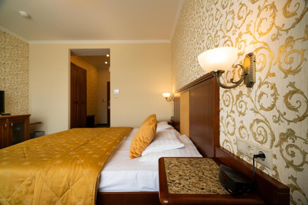 Elizabeth Hotel Gyula Exterior photo