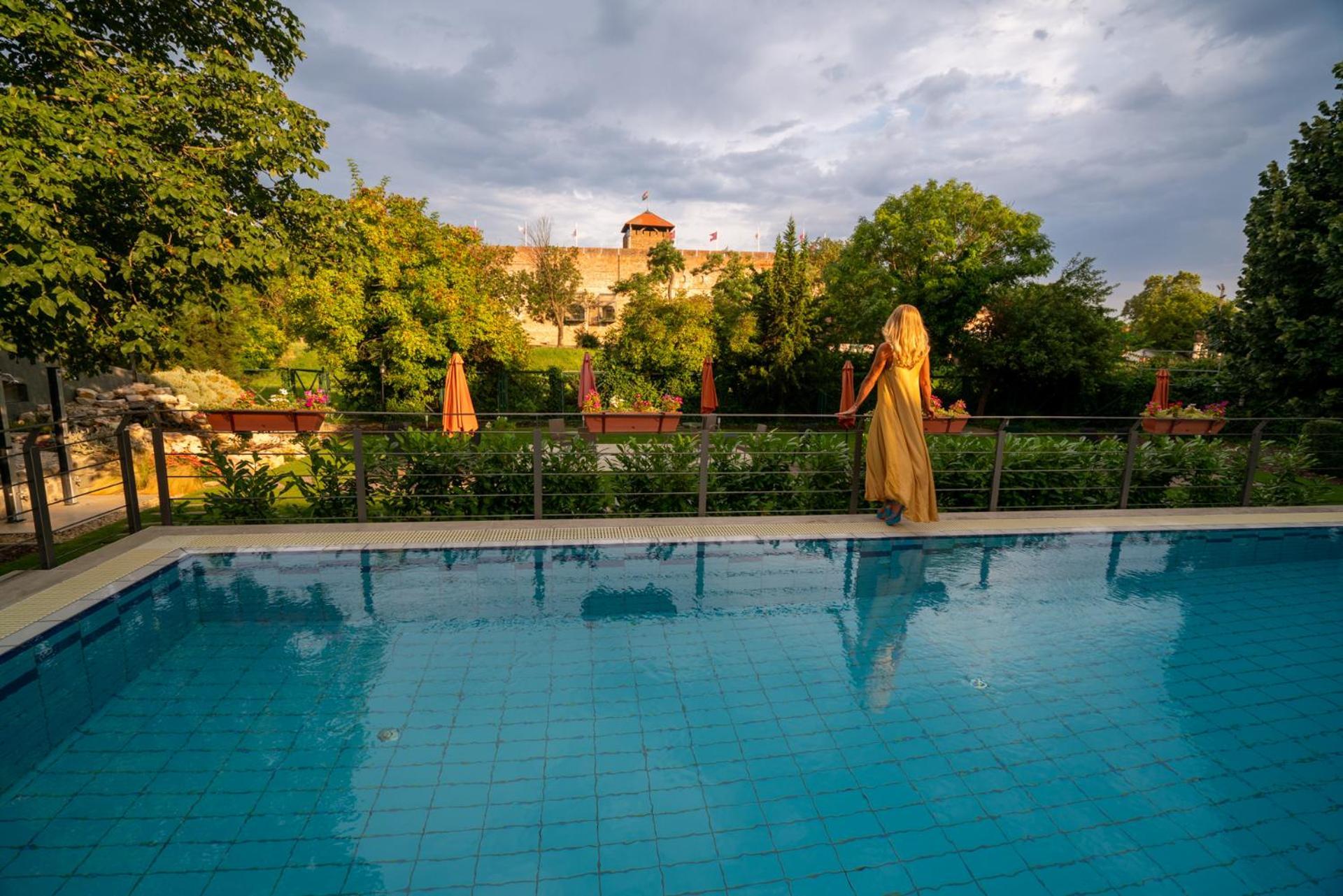 Elizabeth Hotel Gyula Exterior photo