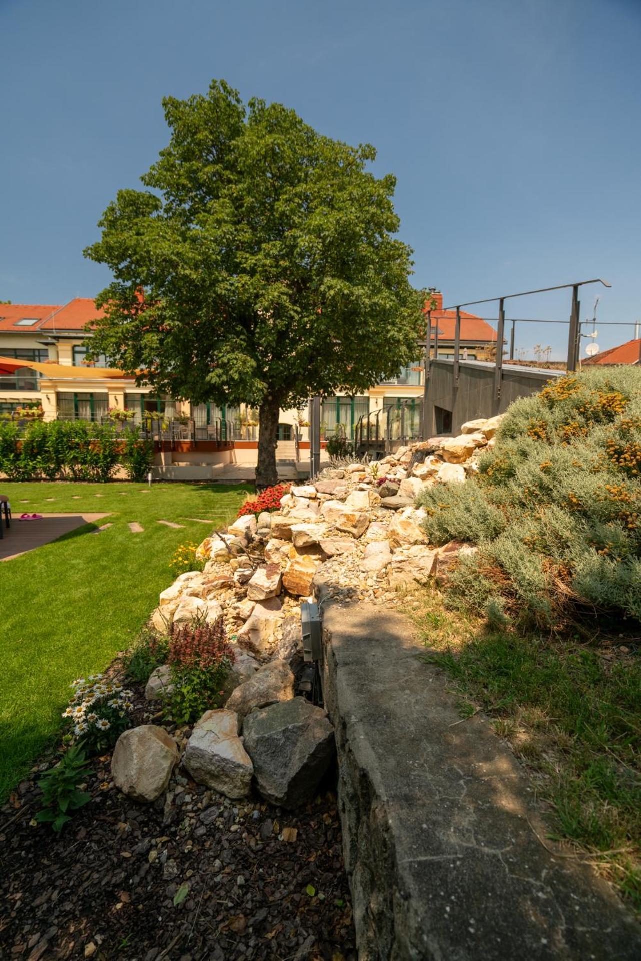 Elizabeth Hotel Gyula Exterior photo