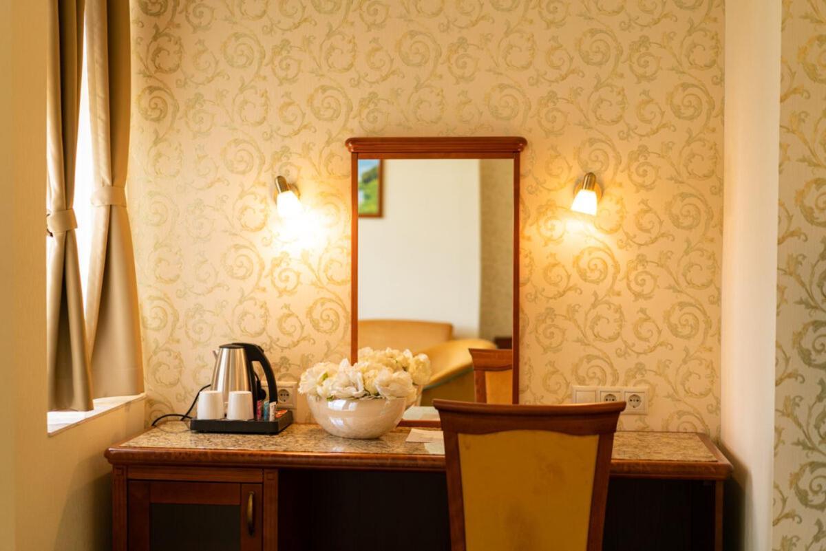 Elizabeth Hotel Gyula Exterior photo
