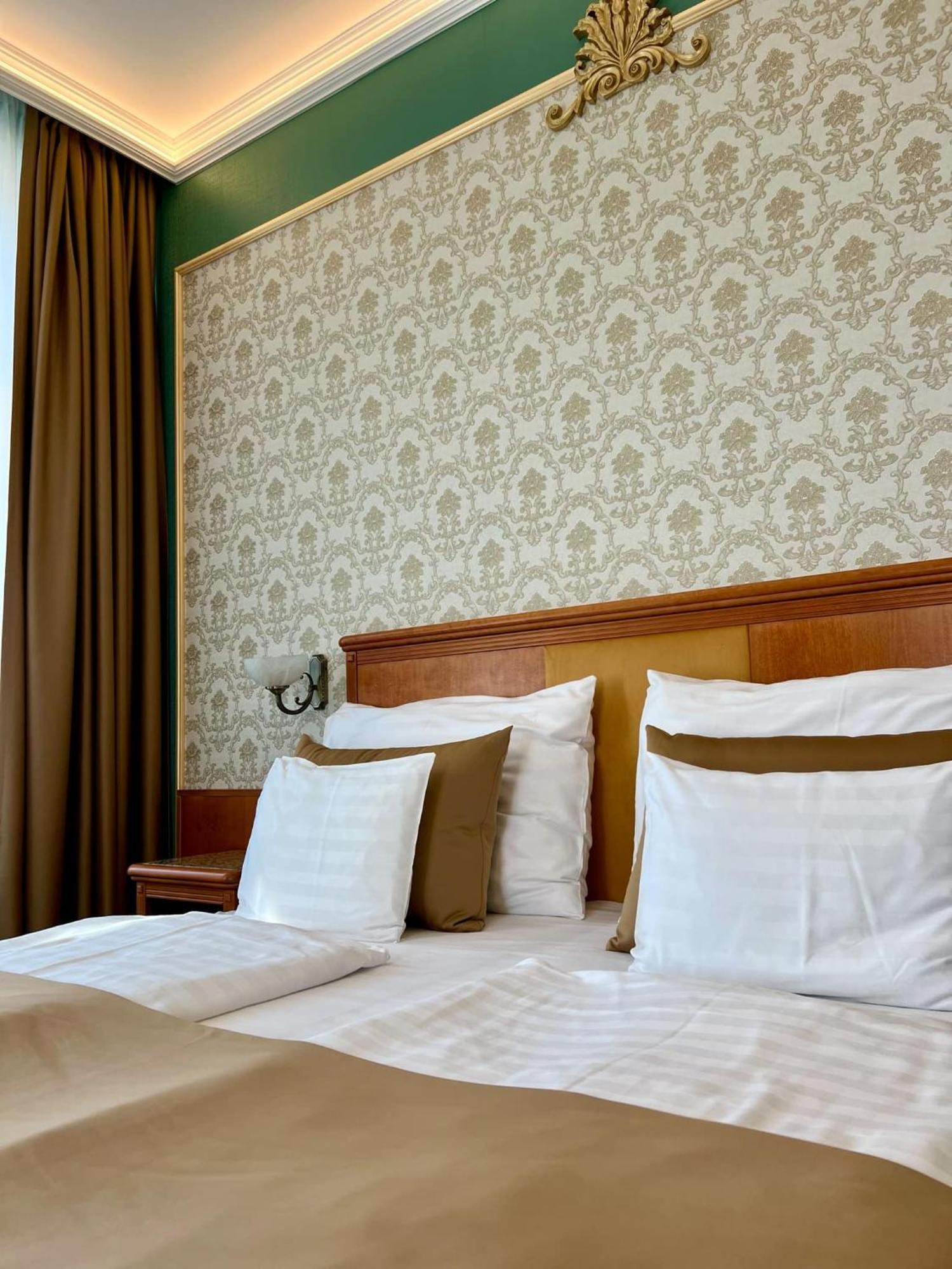 Elizabeth Hotel Gyula Exterior photo