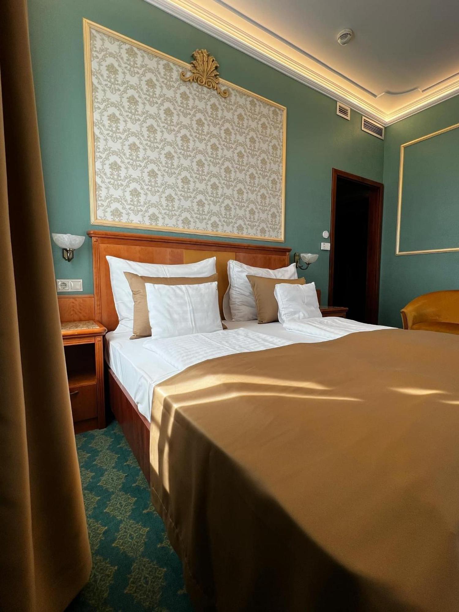 Elizabeth Hotel Gyula Exterior photo