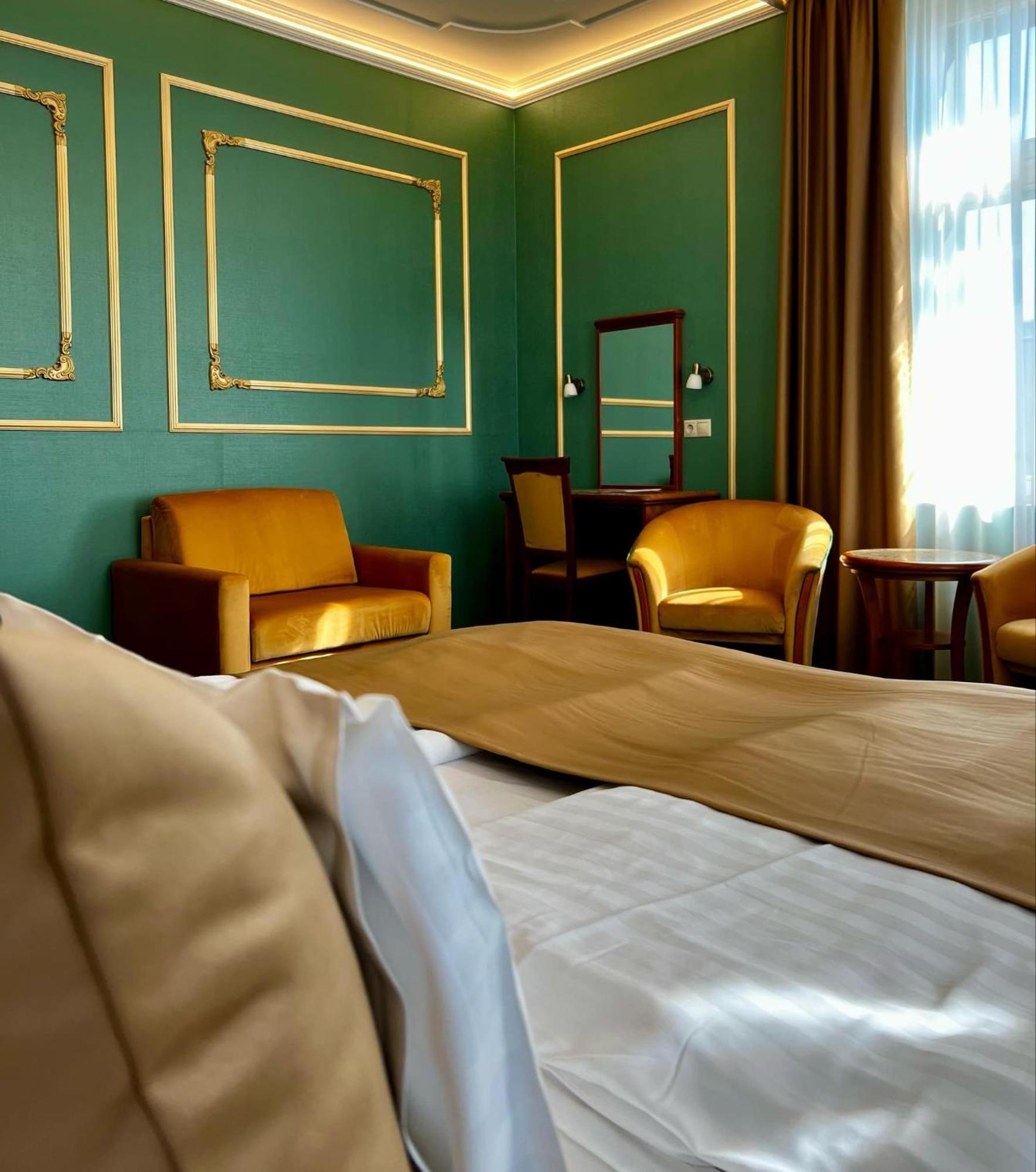 Elizabeth Hotel Gyula Exterior photo