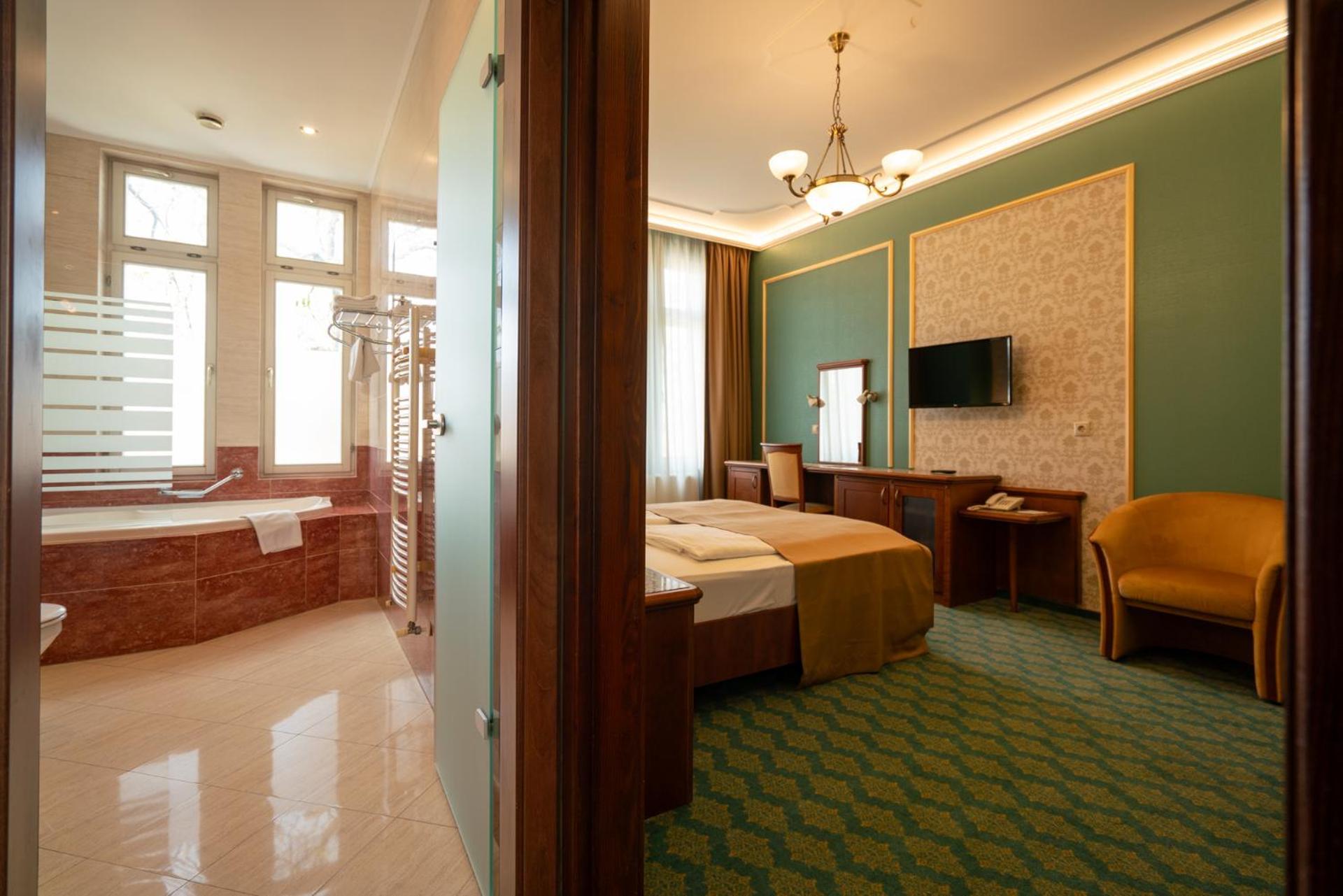 Elizabeth Hotel Gyula Exterior photo