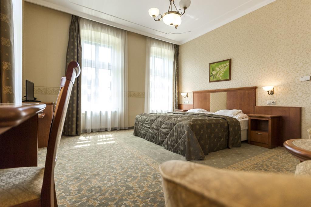 Elizabeth Hotel Gyula Exterior photo
